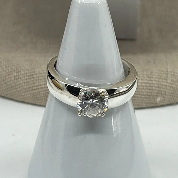 💎 Vintage 925 Sterling Silver Solitaire CZ Ring Size 7 - Picture 3 of 17